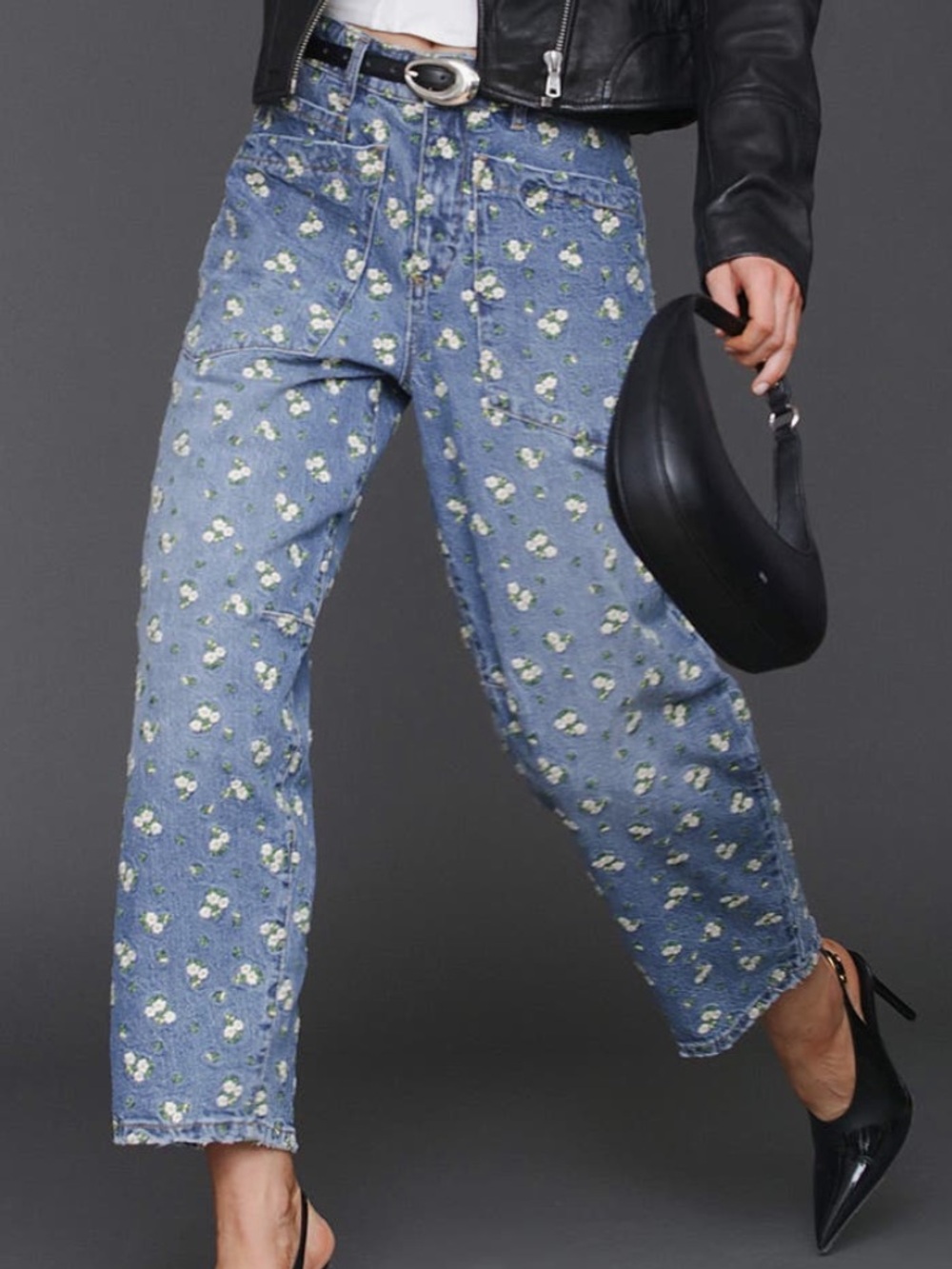 Avec Les Filles Embroidered Daisy Barrel Jeans 28 NWT